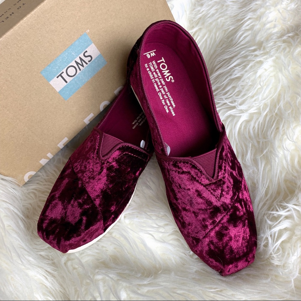 TOMS Crushed Black Cherry Velvet Slip-On Sneaker